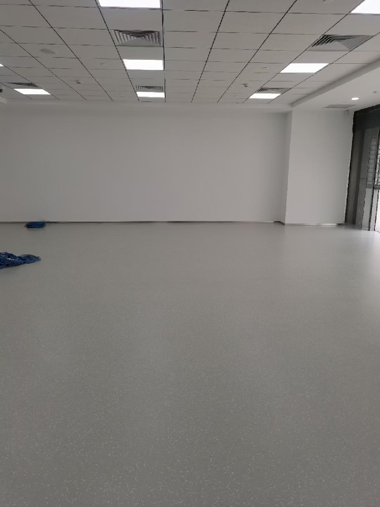 塑胶地板施工全攻略（附常见问题解决方案），新手也能轻松上手
