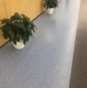 橡胶地板靠谱的市场价格多少钱一平米？