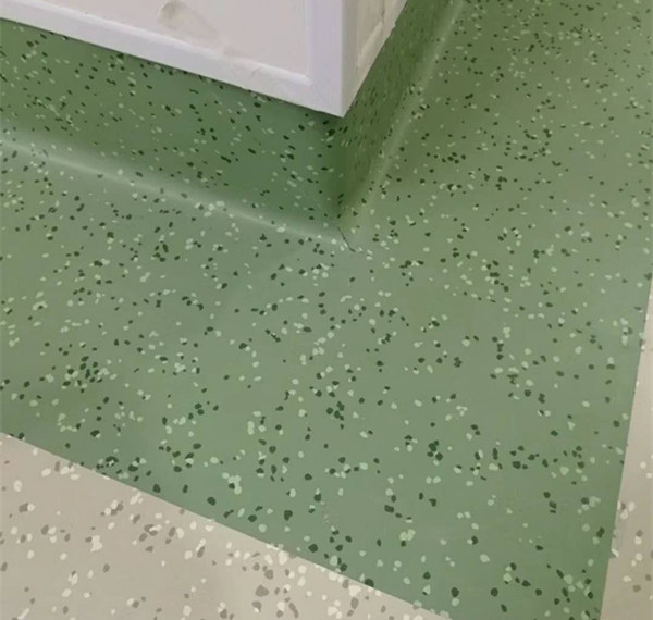 无缝橡胶地板